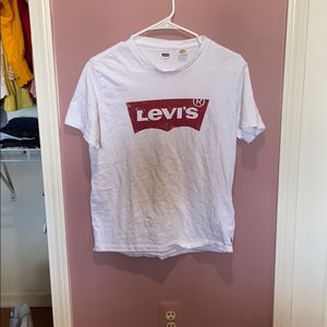 white basic levi shirt